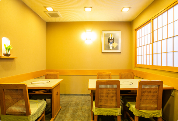 1階 テーブル席